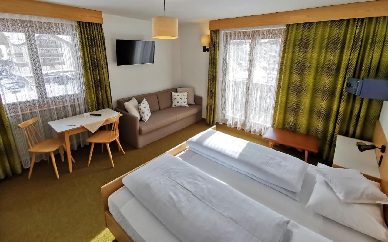 Hotel La Plaza Corvara In Badia Εξωτερικό φωτογραφία